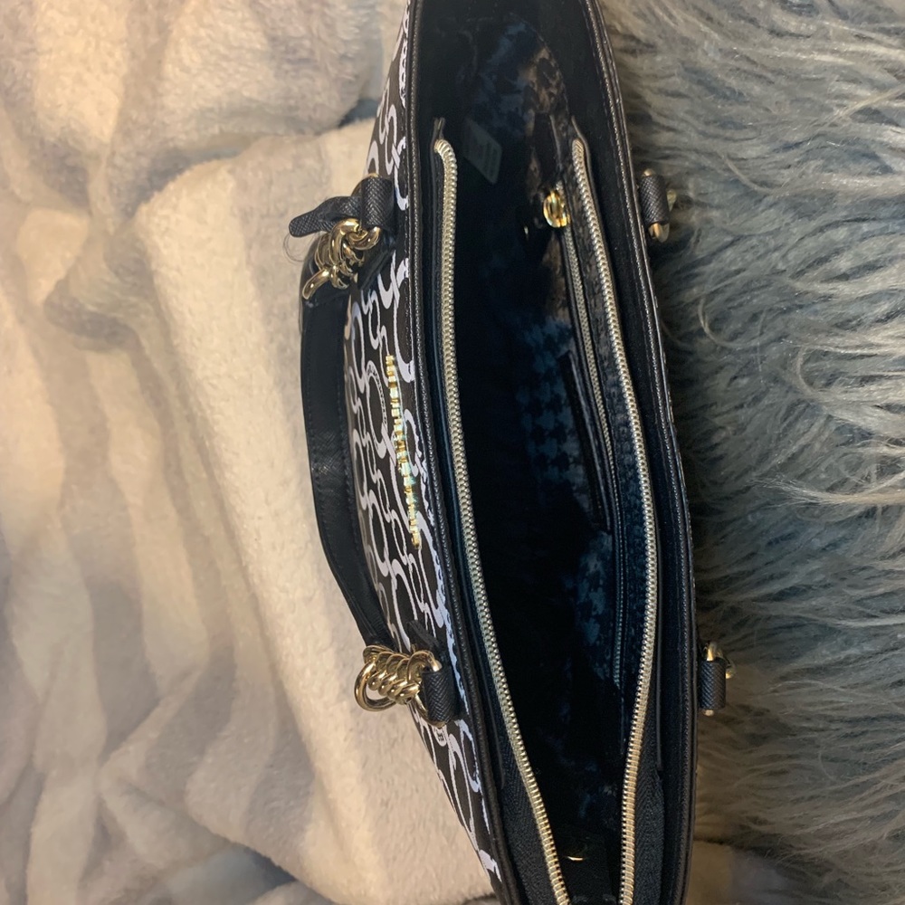 SOLD | Karl Lagerfeld Purse - Picture 6 of 7